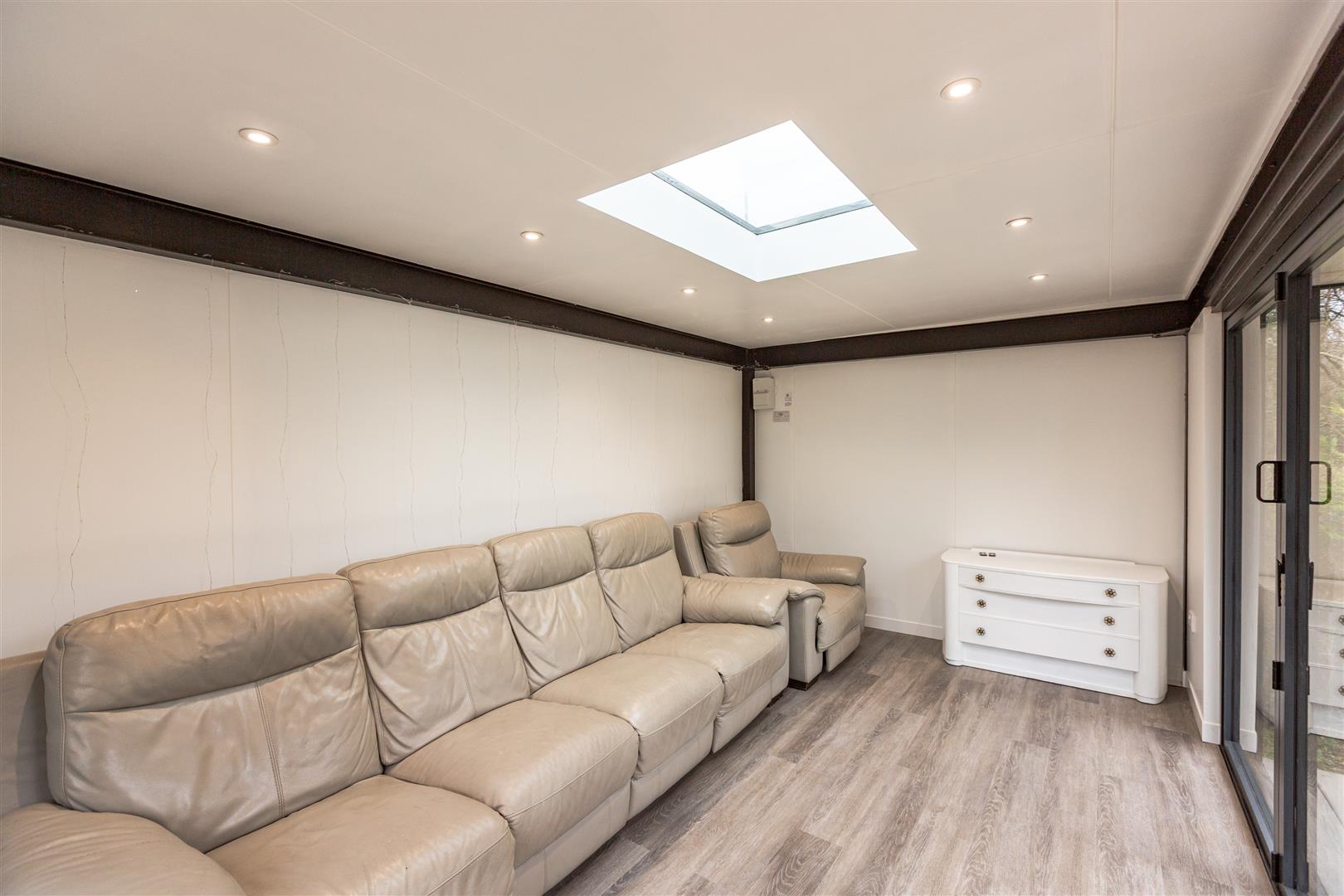 Frederick Place, Llansamlet, Swansea, SA7 9TX